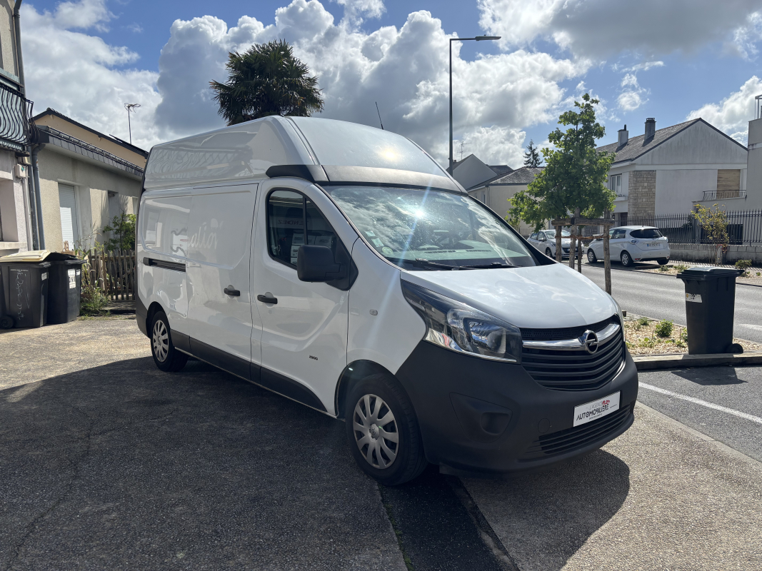 Opel Vivaro — 3