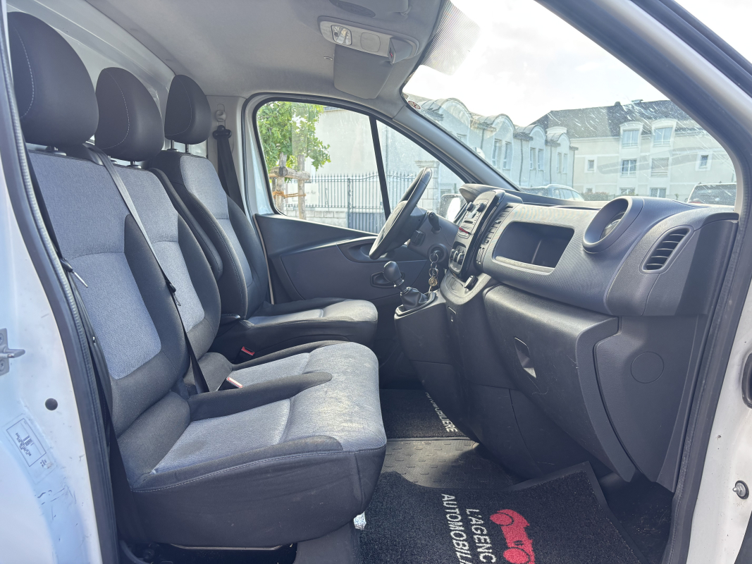 Opel Vivaro — 9
