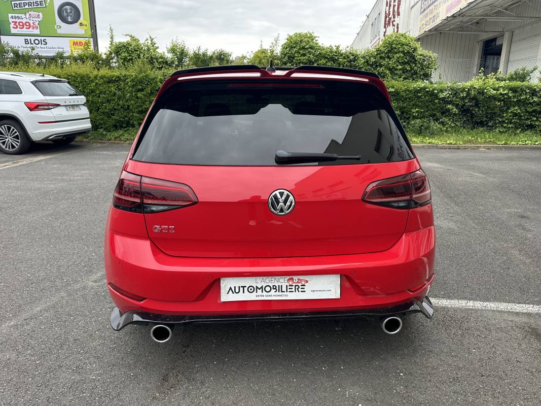Volkswagen Golf — 4