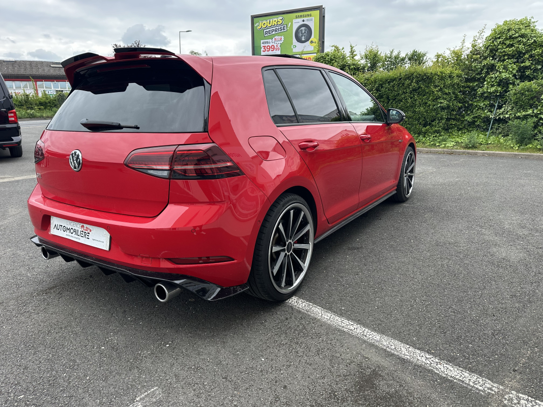 Volkswagen Golf — 5