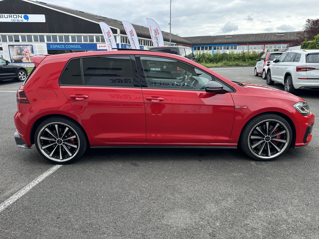 Volkswagen Golf — 6
