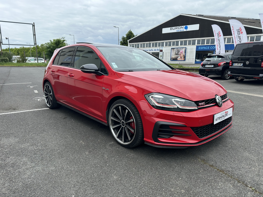 Volkswagen Golf — 7