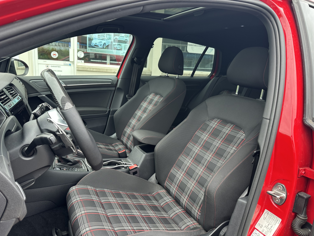 Volkswagen Golf — 10