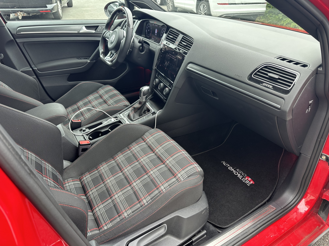 Volkswagen Golf — 11