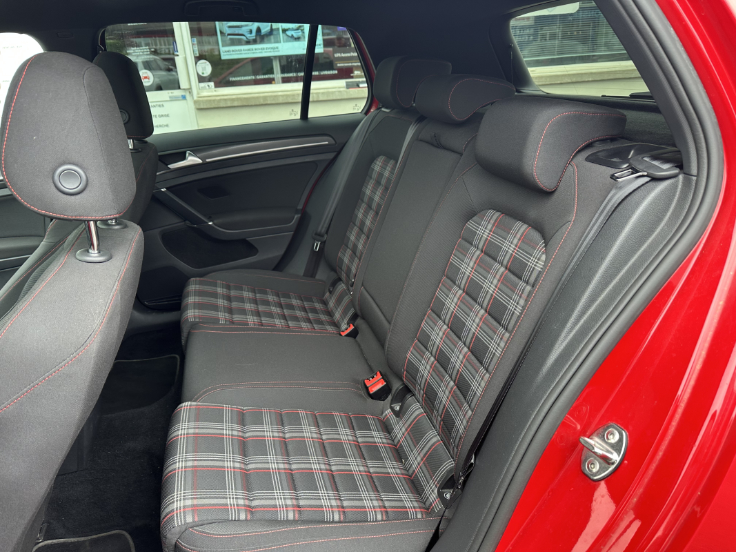 Volkswagen Golf — 15