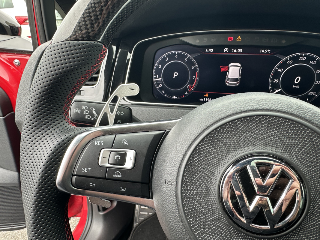 Volkswagen Golf — 22