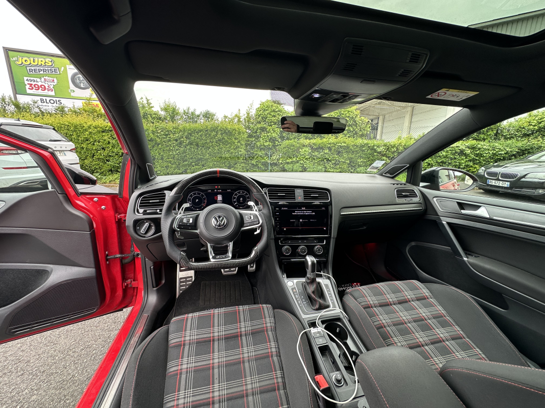 Volkswagen Golf — 16