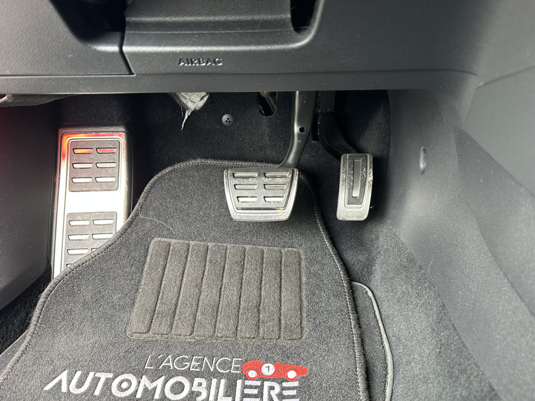 Volkswagen Golf — 28