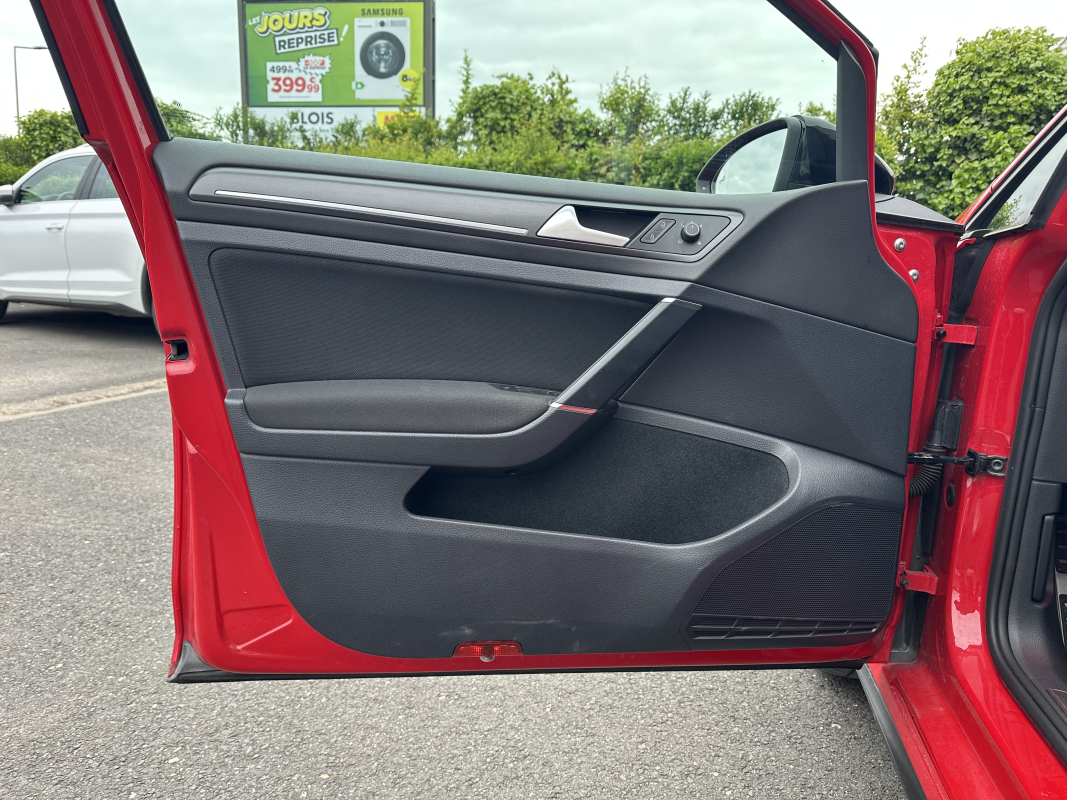 Volkswagen Golf — 29