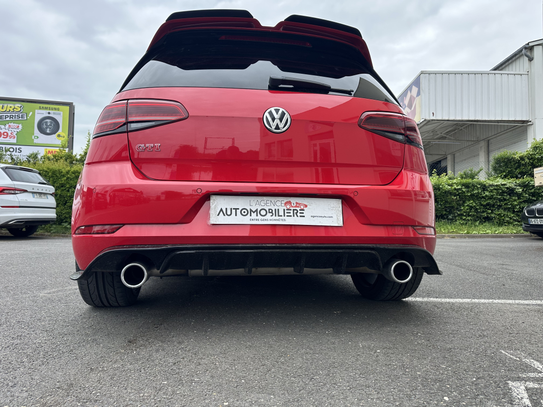 Volkswagen Golf — 38