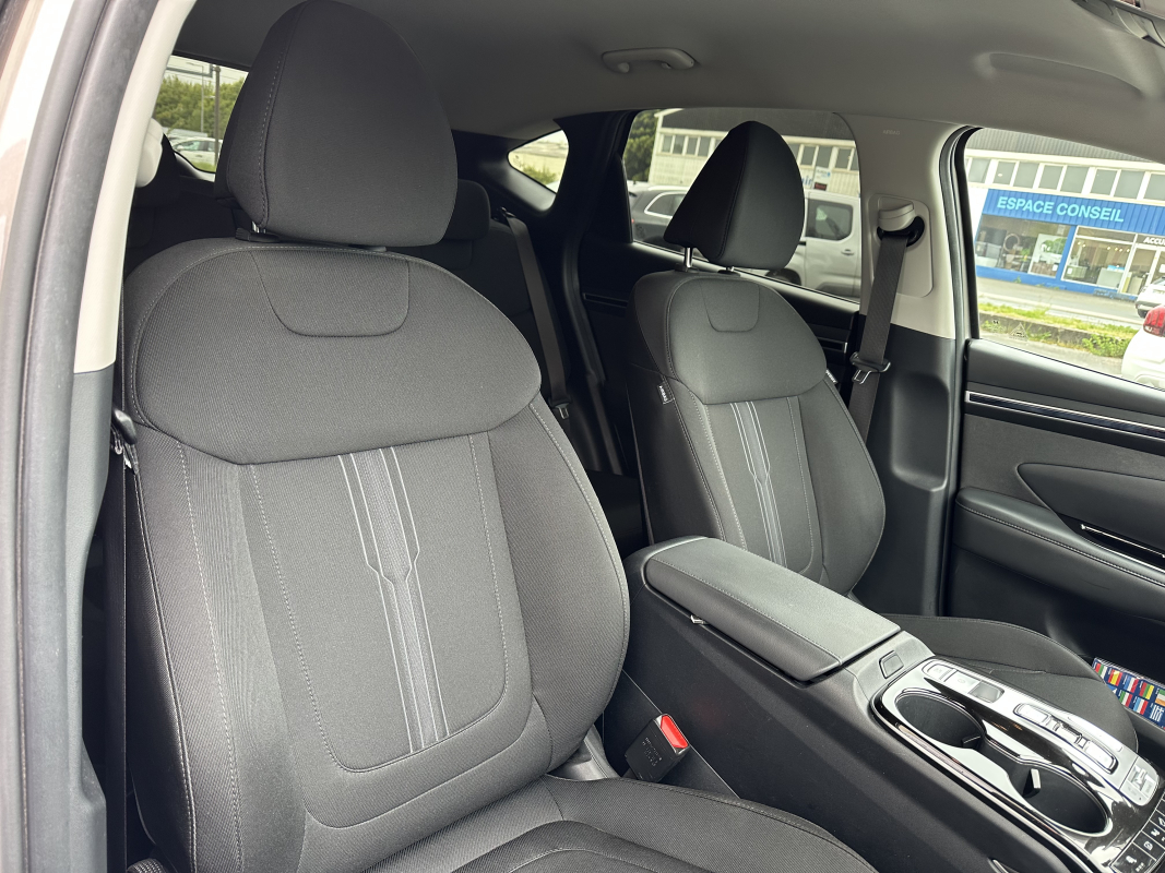 Hyundai Tucson — 12