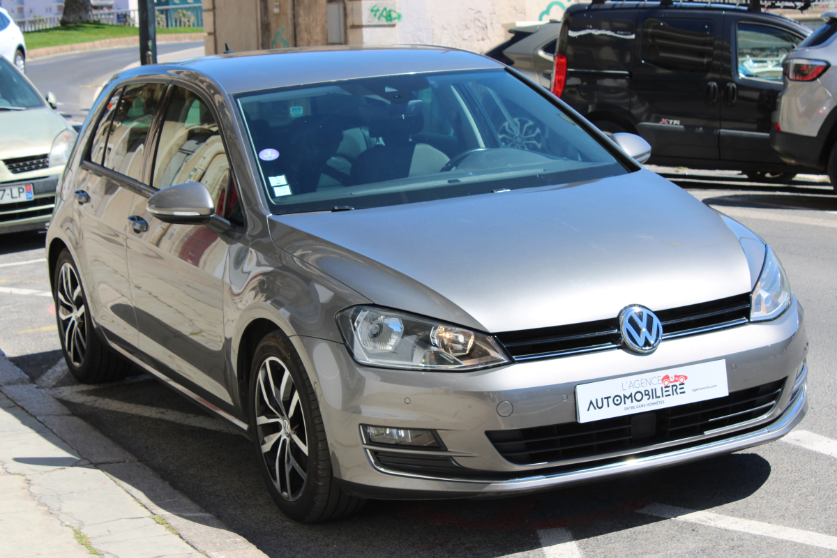 Volkswagen Golf — 3