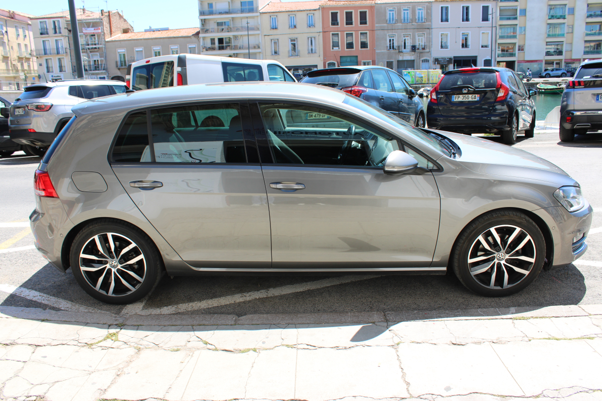 Volkswagen Golf — 4