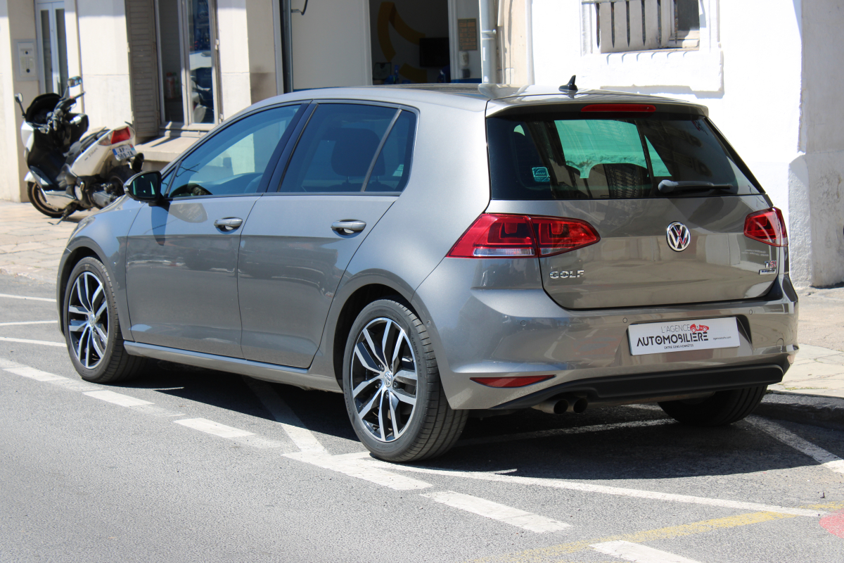 Volkswagen Golf — 7