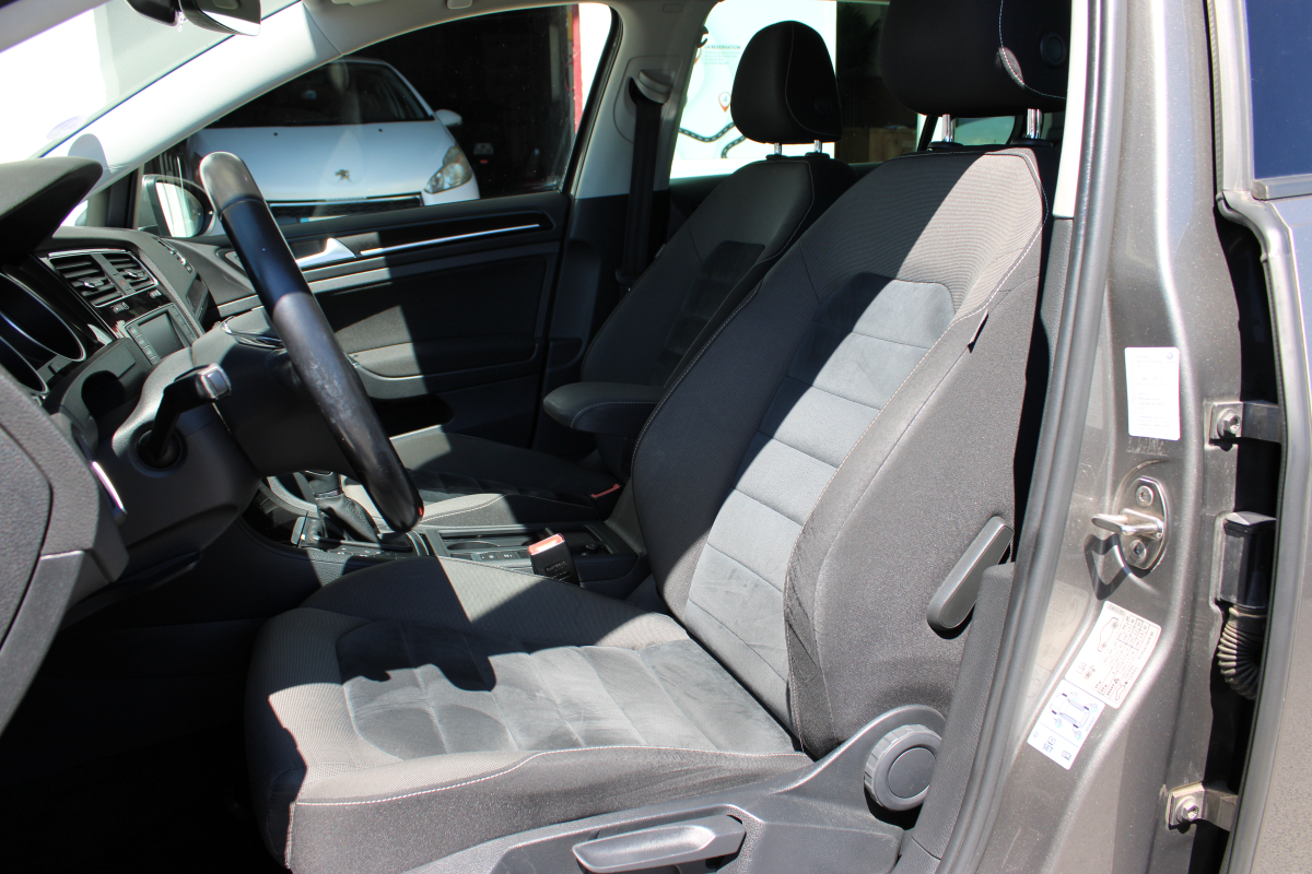 Volkswagen Golf — 12