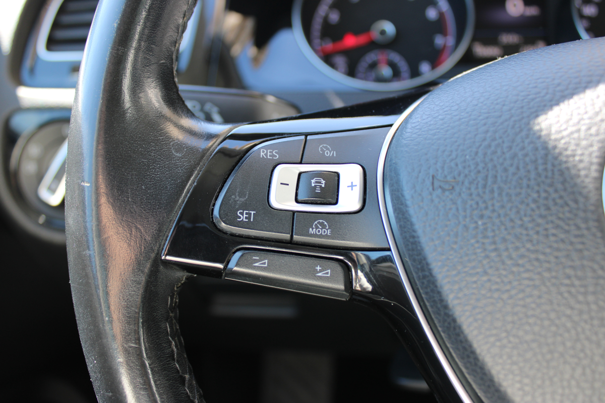 Volkswagen Golf — 25