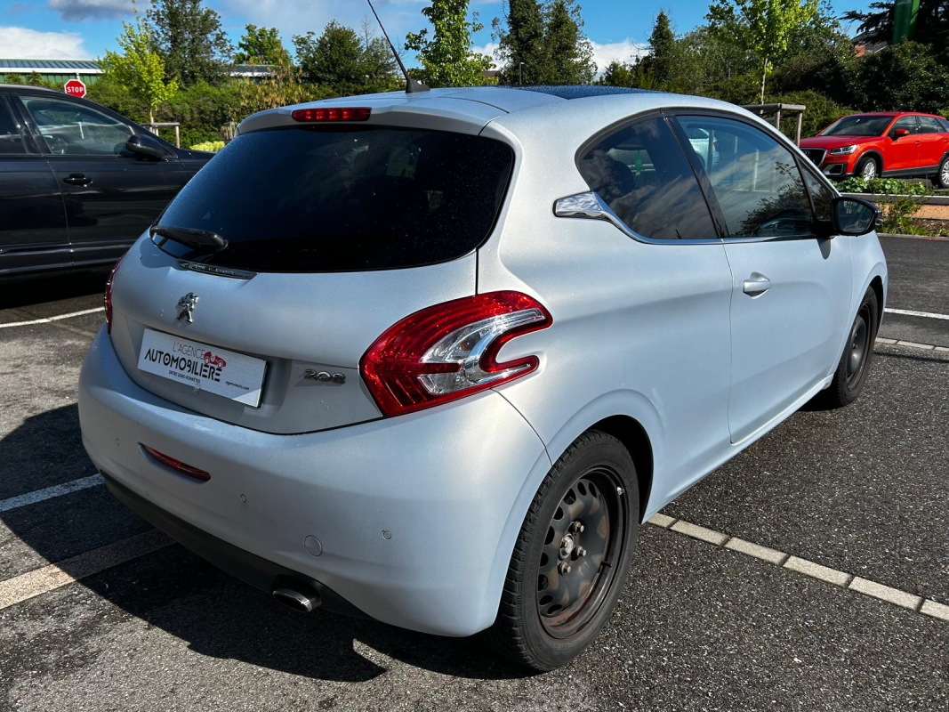 Peugeot 208 — 7
