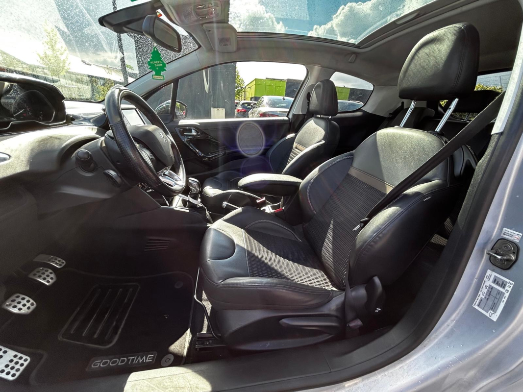 Peugeot 208 — 14