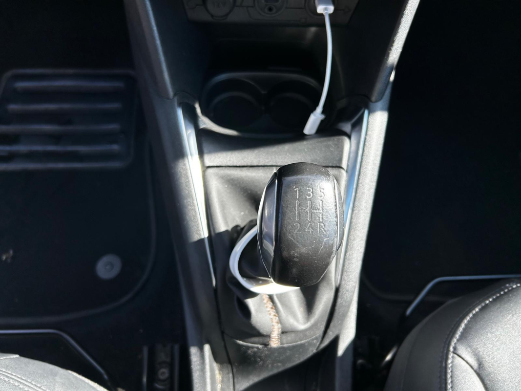 Peugeot 208 — 13