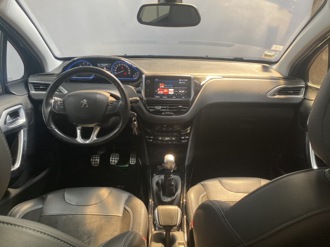 Peugeot 2008 — 15