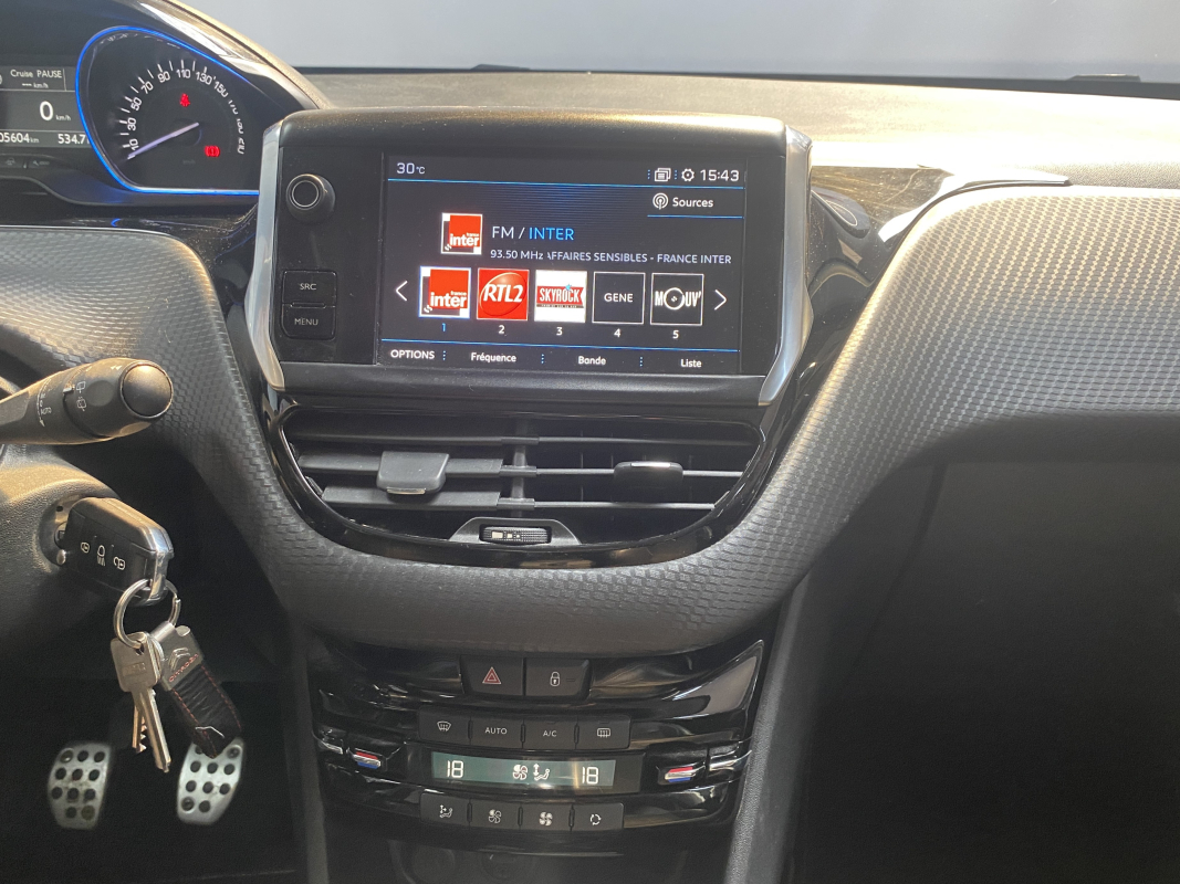 Peugeot 2008 — 14