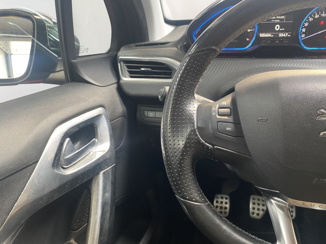 Peugeot 2008 — 12