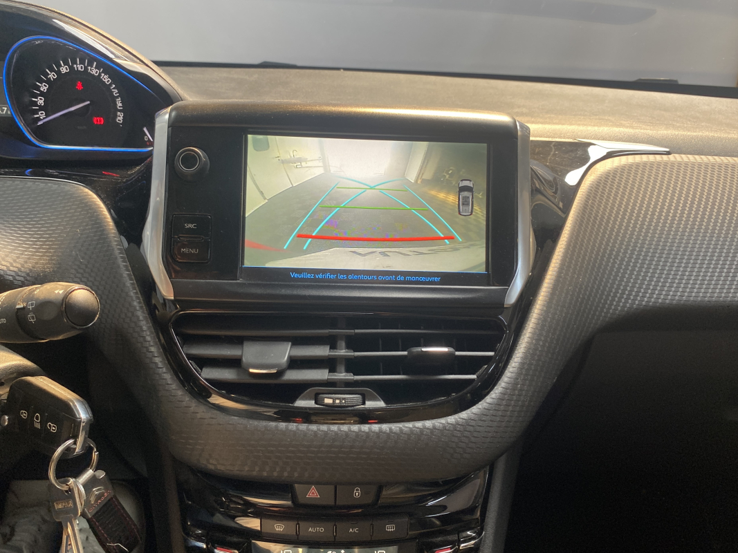 Peugeot 2008 — 16