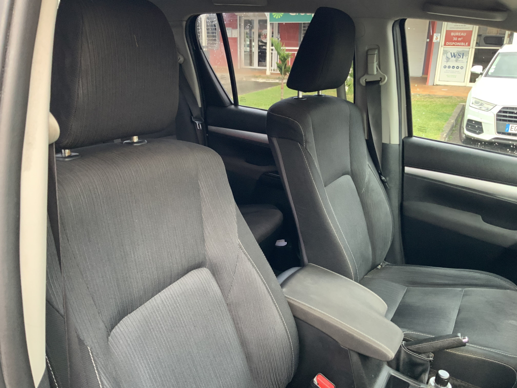 Toyota Hilux — 3