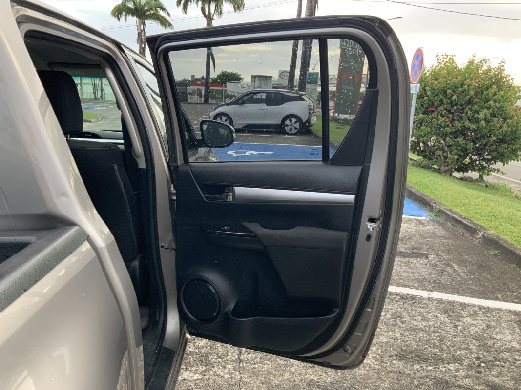 Toyota Hilux — 6