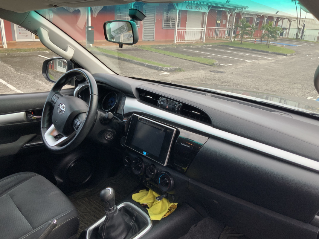 Toyota Hilux — 4