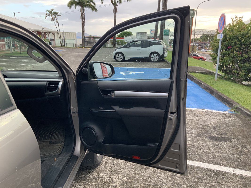 Toyota Hilux — 2