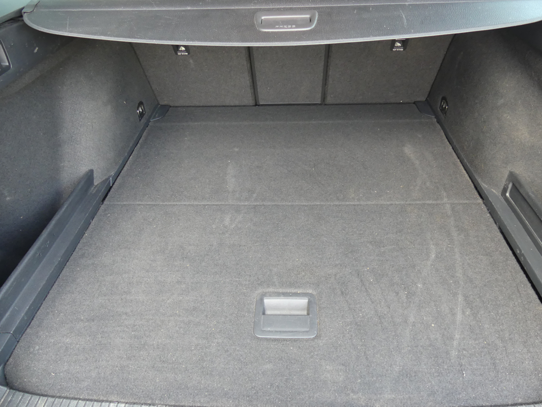 Volkswagen Passat SW — 12