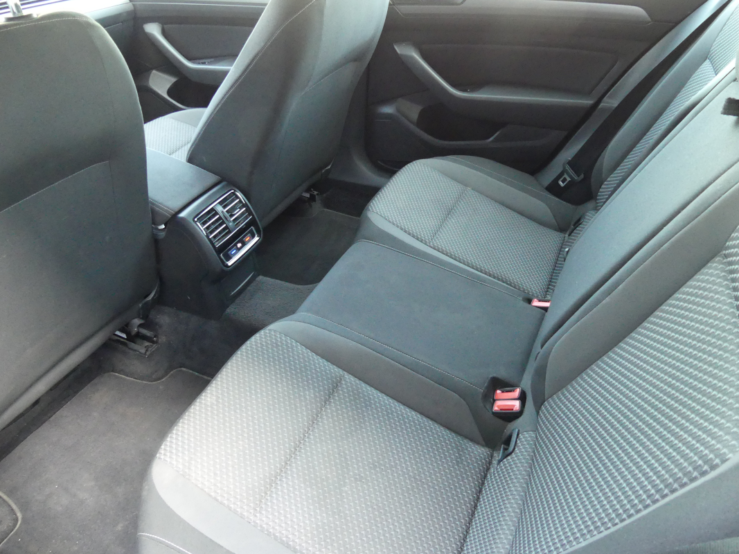 Volkswagen Passat SW — 11
