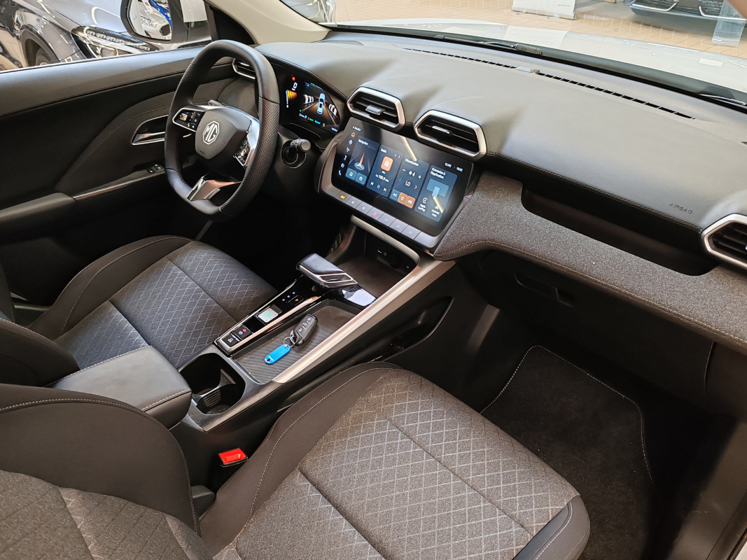 MG ZS — 11
