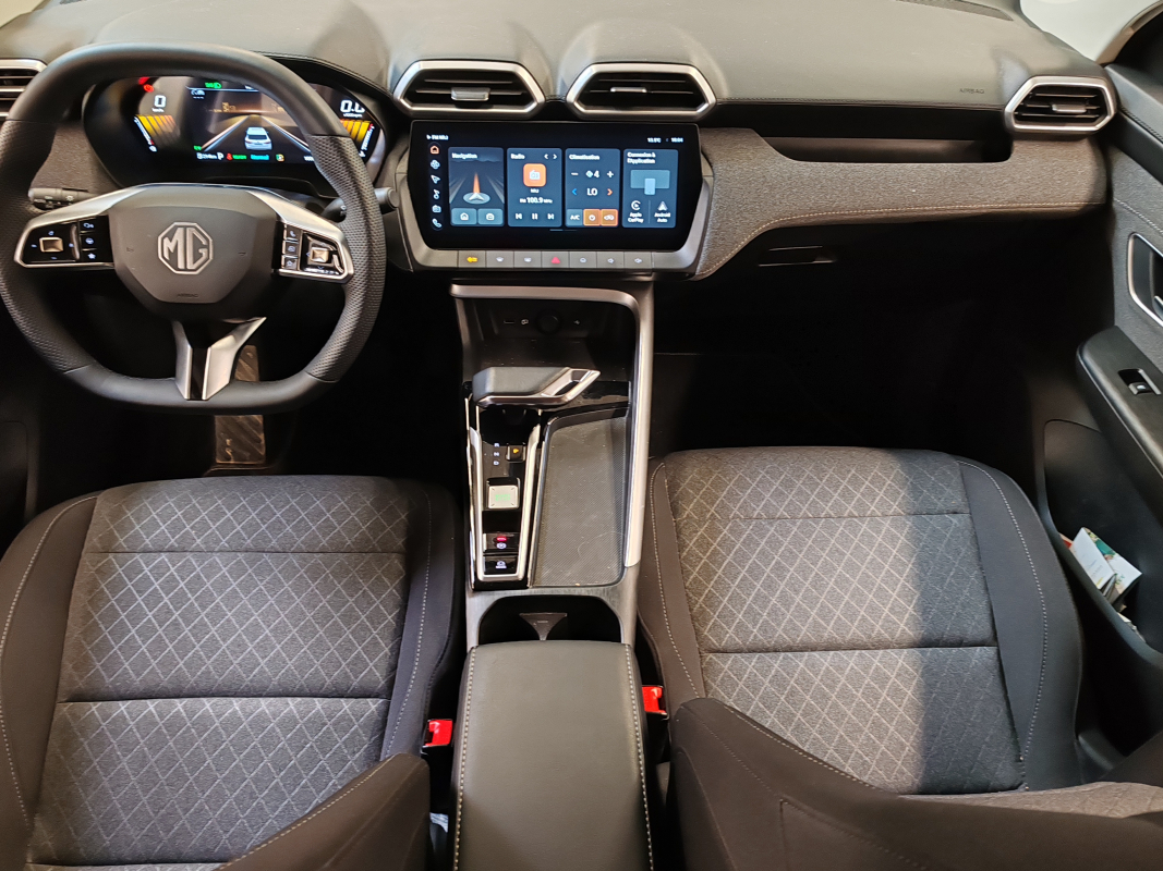 MG ZS — 8