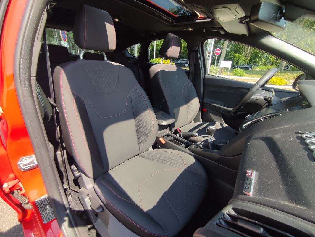 Ford Focus — 12