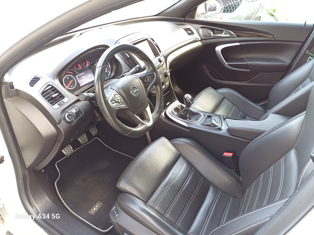Opel Insignia — 12