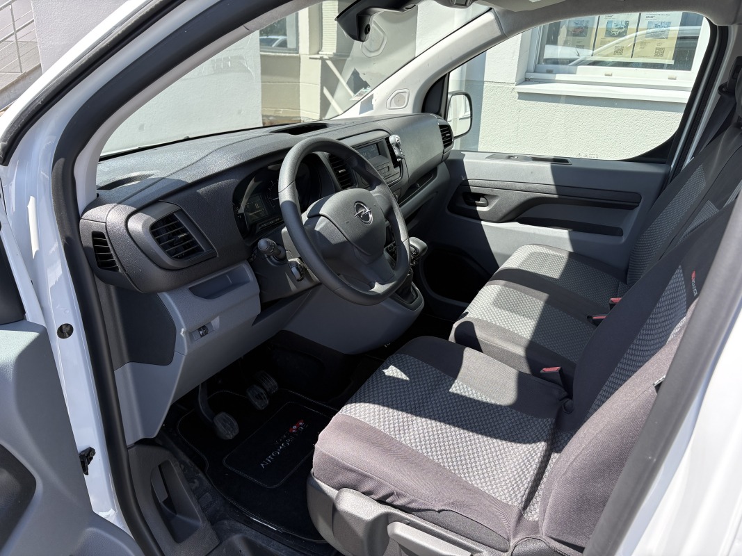 Opel Vivaro — 9