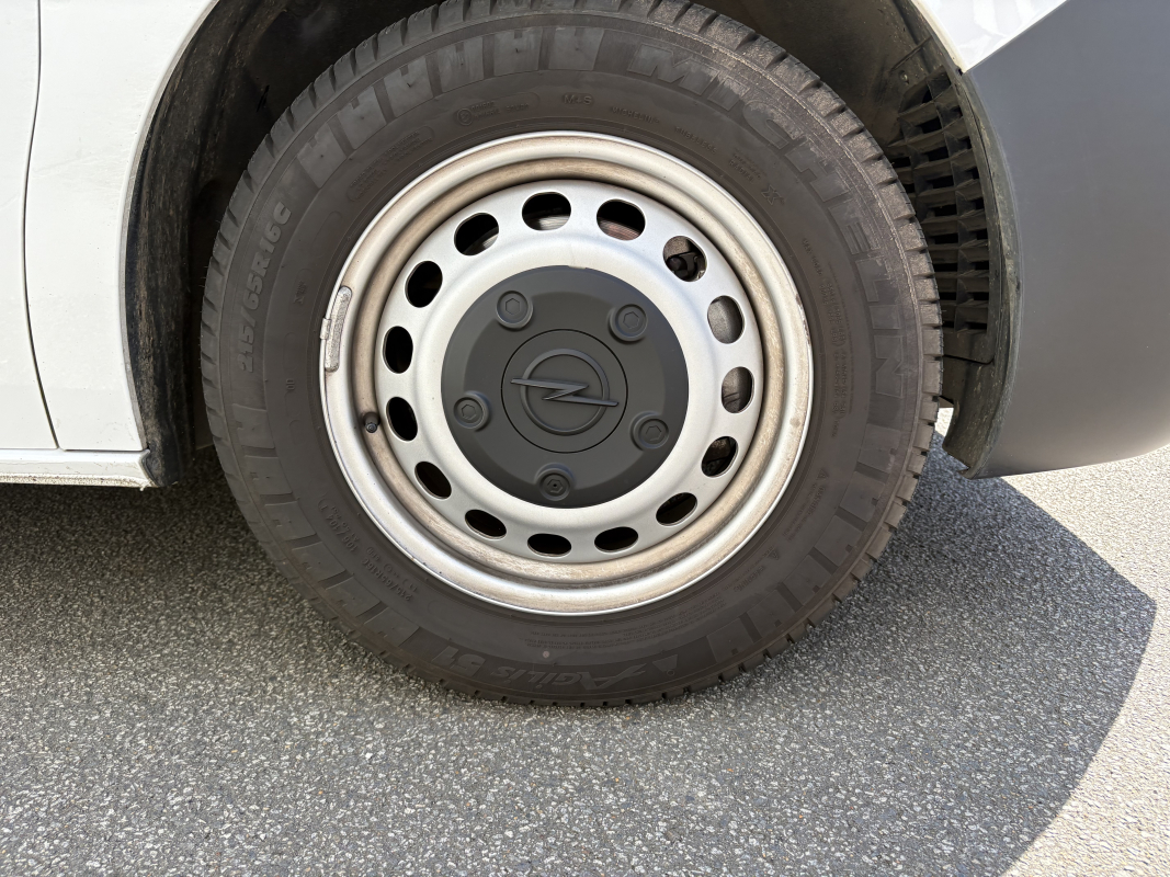 Opel Vivaro — 16