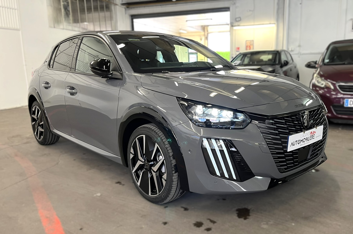 Peugeot 208 — 3