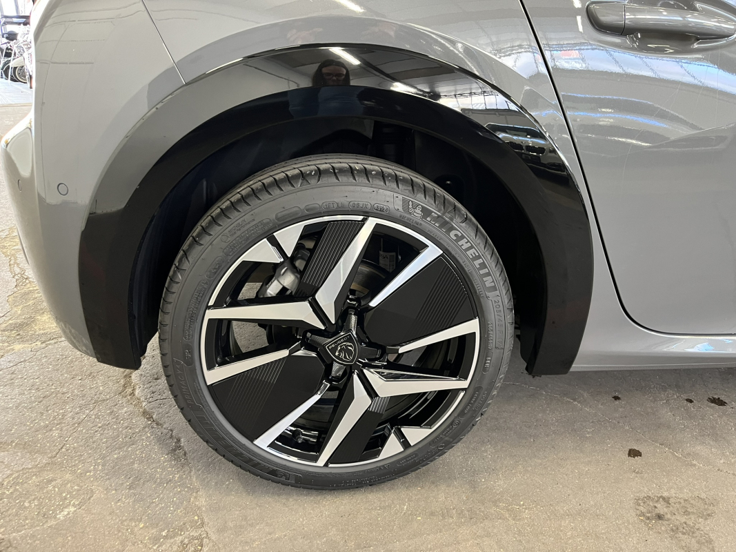 Peugeot 208 — 26