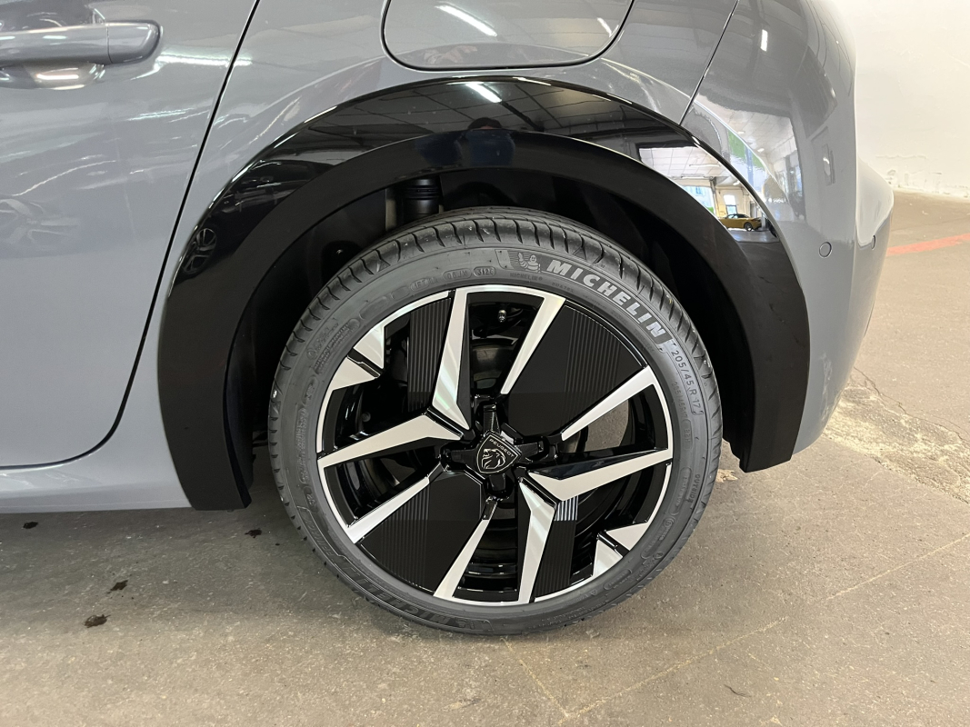 Peugeot 208 — 27