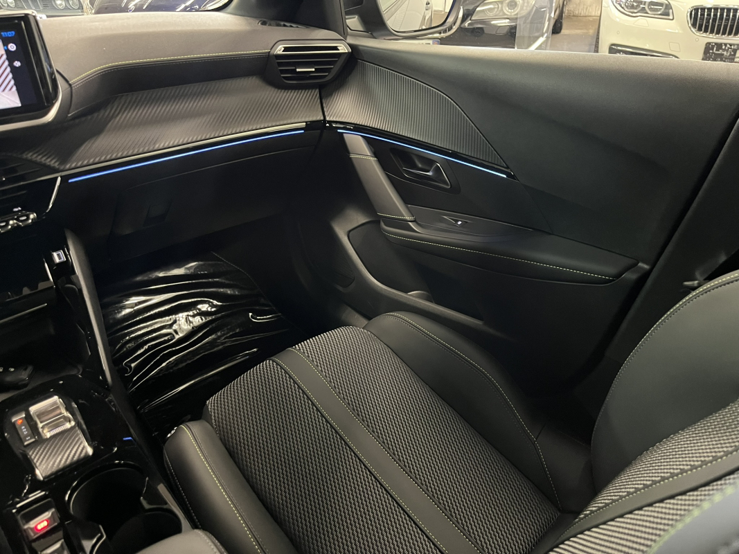 Peugeot 208 — 13