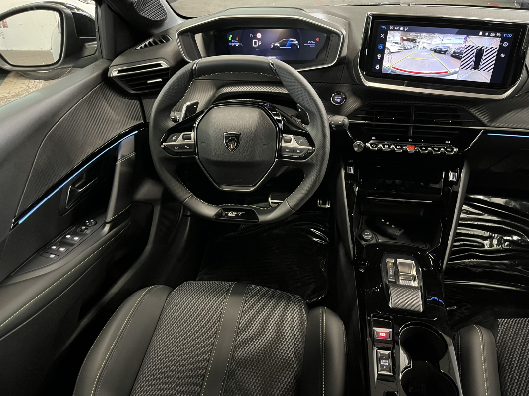 Peugeot 208 — 12