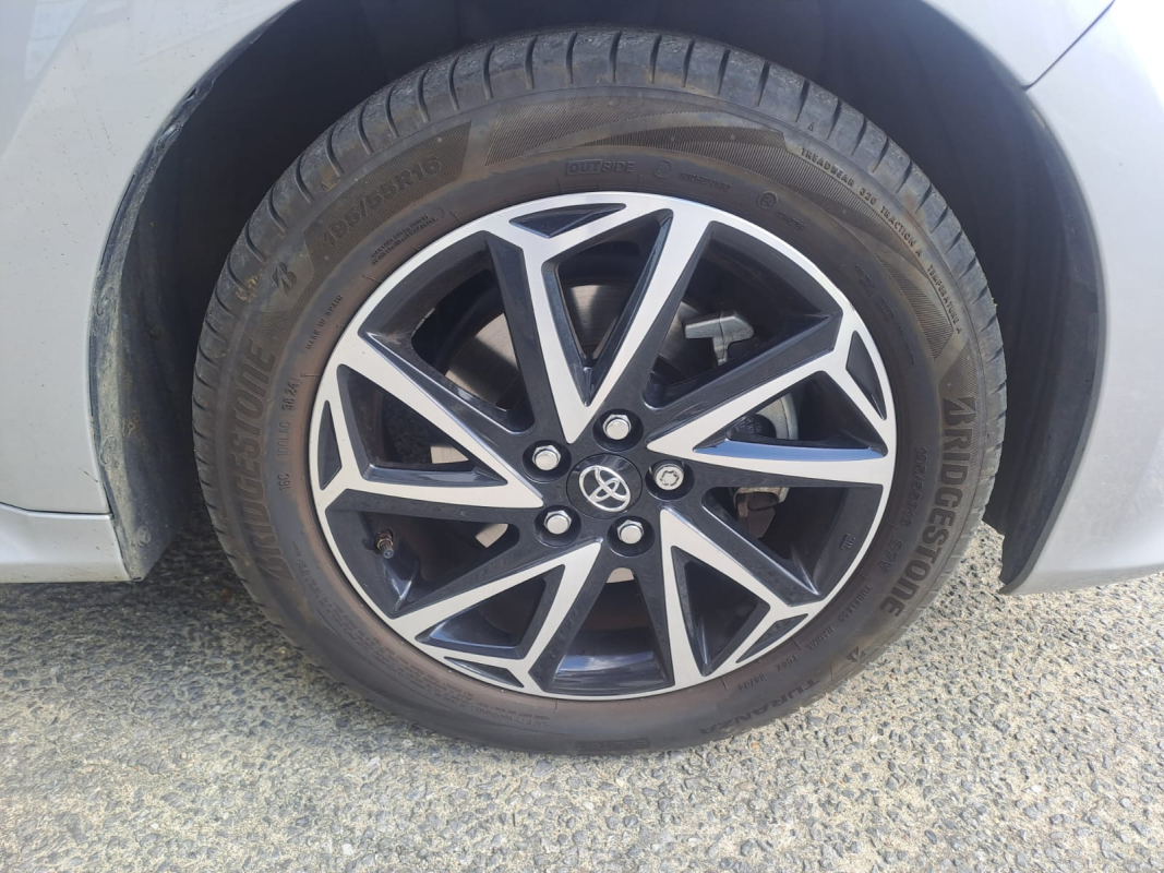 Toyota Yaris — 18