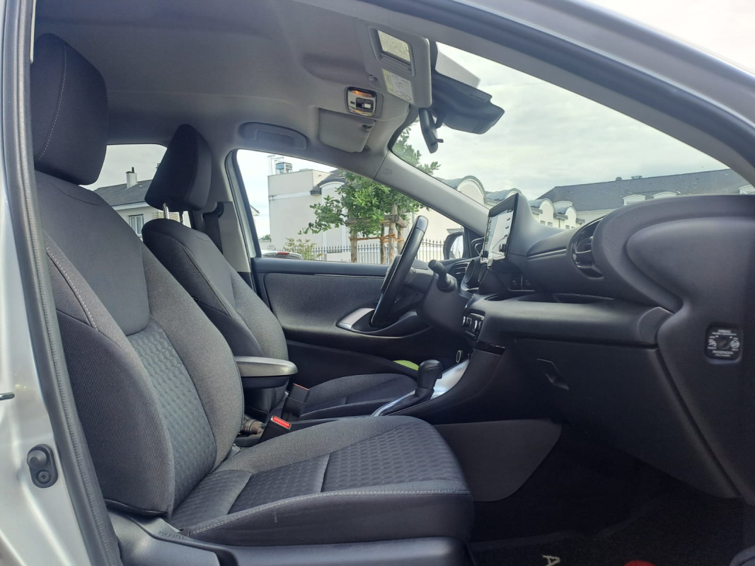 Toyota Yaris — 12