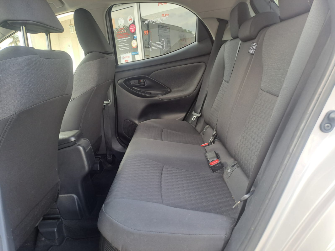 Toyota Yaris — 14