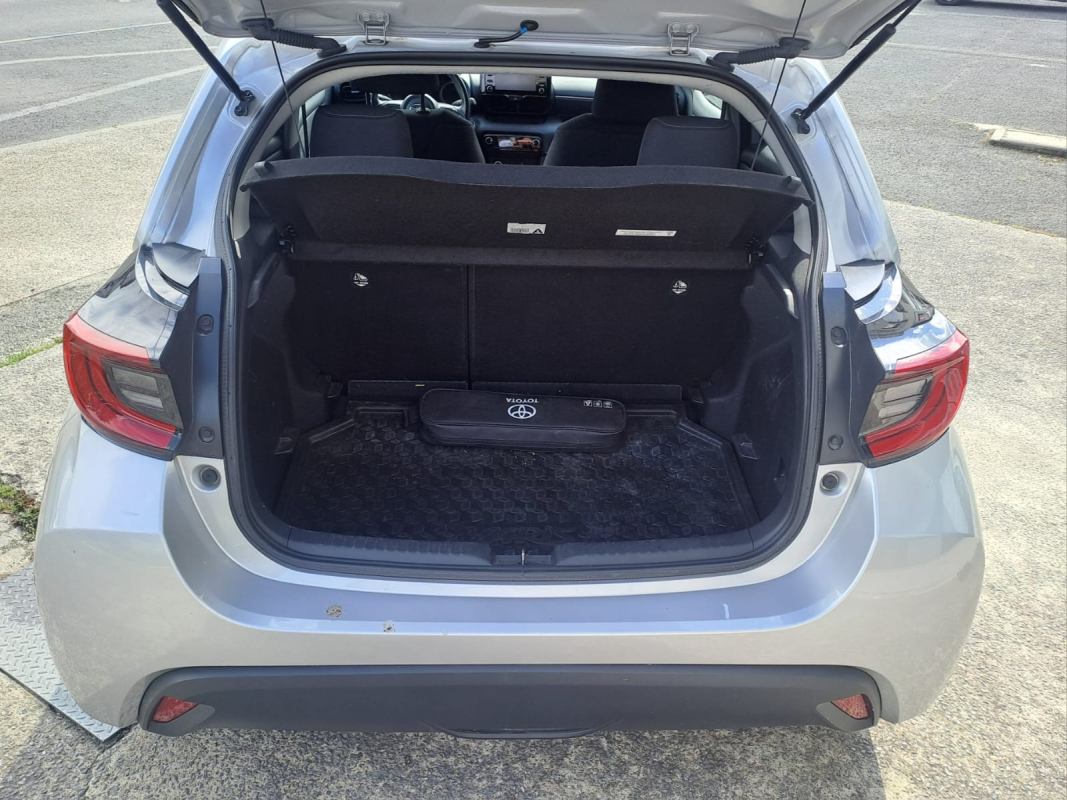 Toyota Yaris — 15