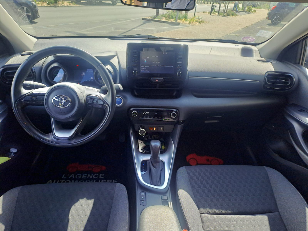 Toyota Yaris — 9