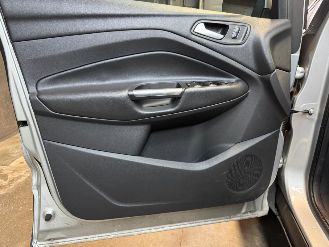 Ford Kuga — 17